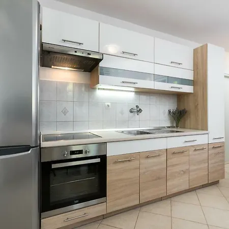 アパート Goga セヴィド